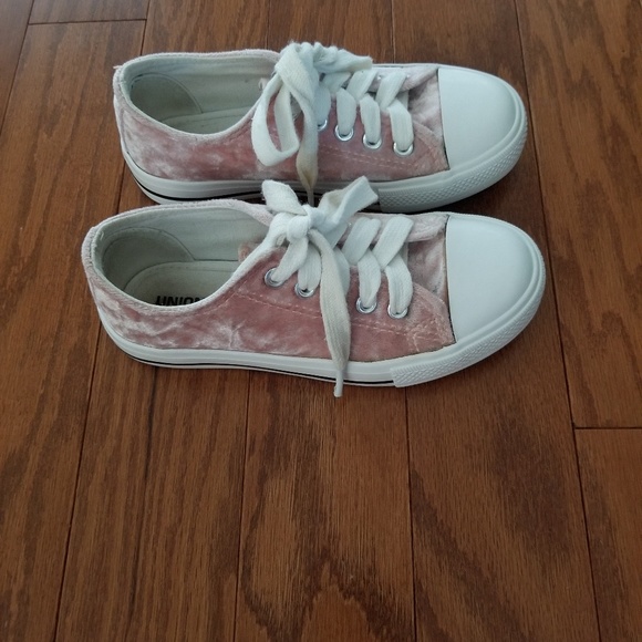 Pink suede sneakers by Unionbay. Size 13M. - Picture 5 of 6
